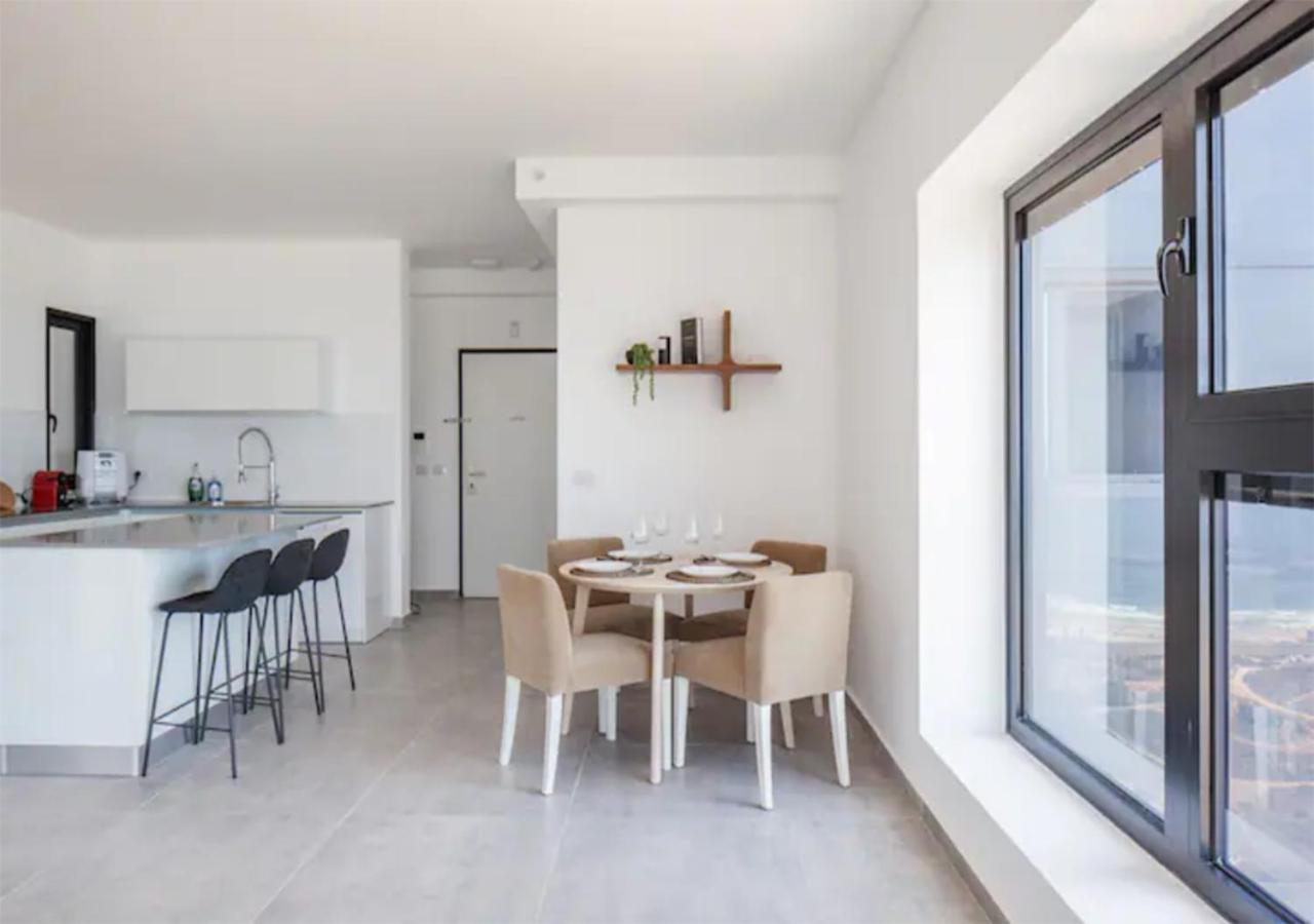 O&O Group- Magical 4Br Apt With Panoramic Sea View Bat Yam Eksteriør billede