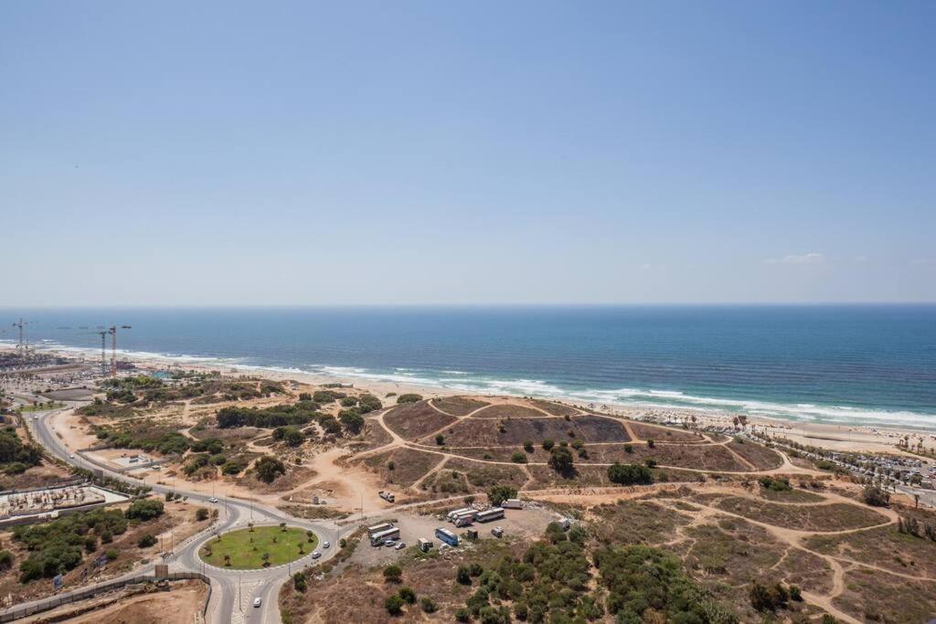 O&O Group- Magical 4Br Apt With Panoramic Sea View Bat Yam Eksteriør billede