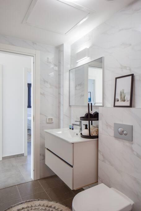 O&O Group- Magical 4Br Apt With Panoramic Sea View Bat Yam Eksteriør billede