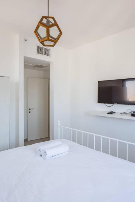 O&O Group- Magical 4Br Apt With Panoramic Sea View Bat Yam Eksteriør billede