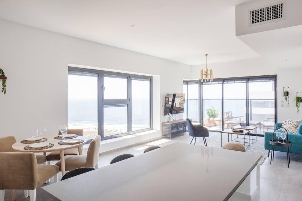 O&O Group- Magical 4Br Apt With Panoramic Sea View Bat Yam Eksteriør billede