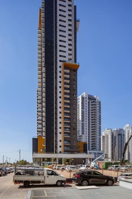 O&O Group- Magical 4Br Apt With Panoramic Sea View Bat Yam Eksteriør billede